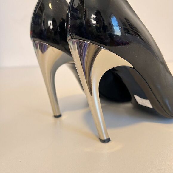 Roger Vivier Black Patent Leather Pumps with Silver Trompette Heels - Picture 6 of 8